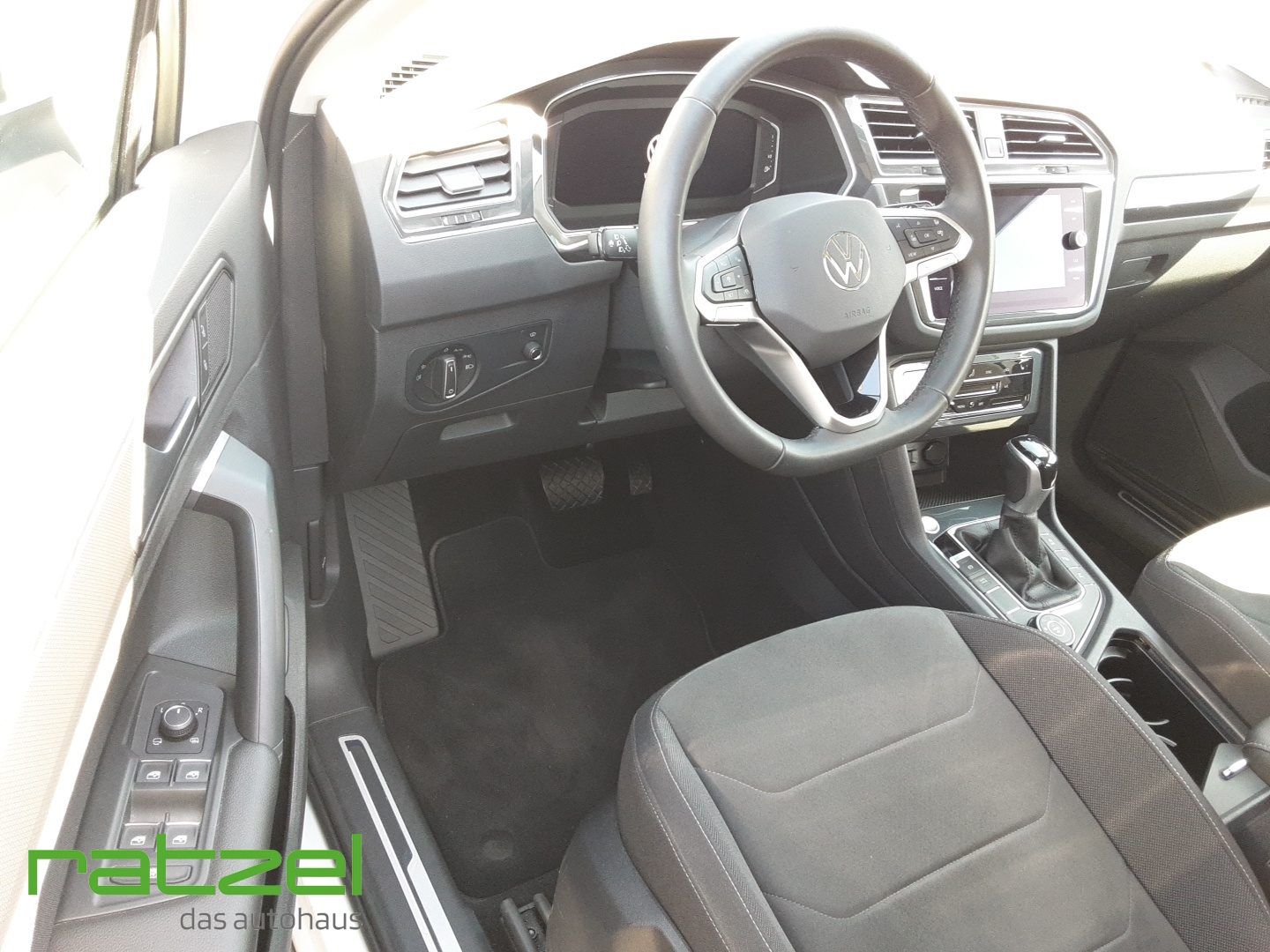 Fahrzeugabbildung Volkswagen Tiguan 4Motion Elegance 2.0 TDI 7-Gang-DSG