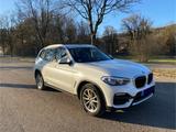 BMW X3 xDrive20i AT - **TÜV neu** AHK, Kamera, Navi - BMW X3: At