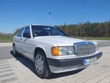 Mercedes-Benz 190E 2.0 mit H-Zulassung - Mercedes-Benz 190 mit Benzin-Antrieb: Limousine, 2.0