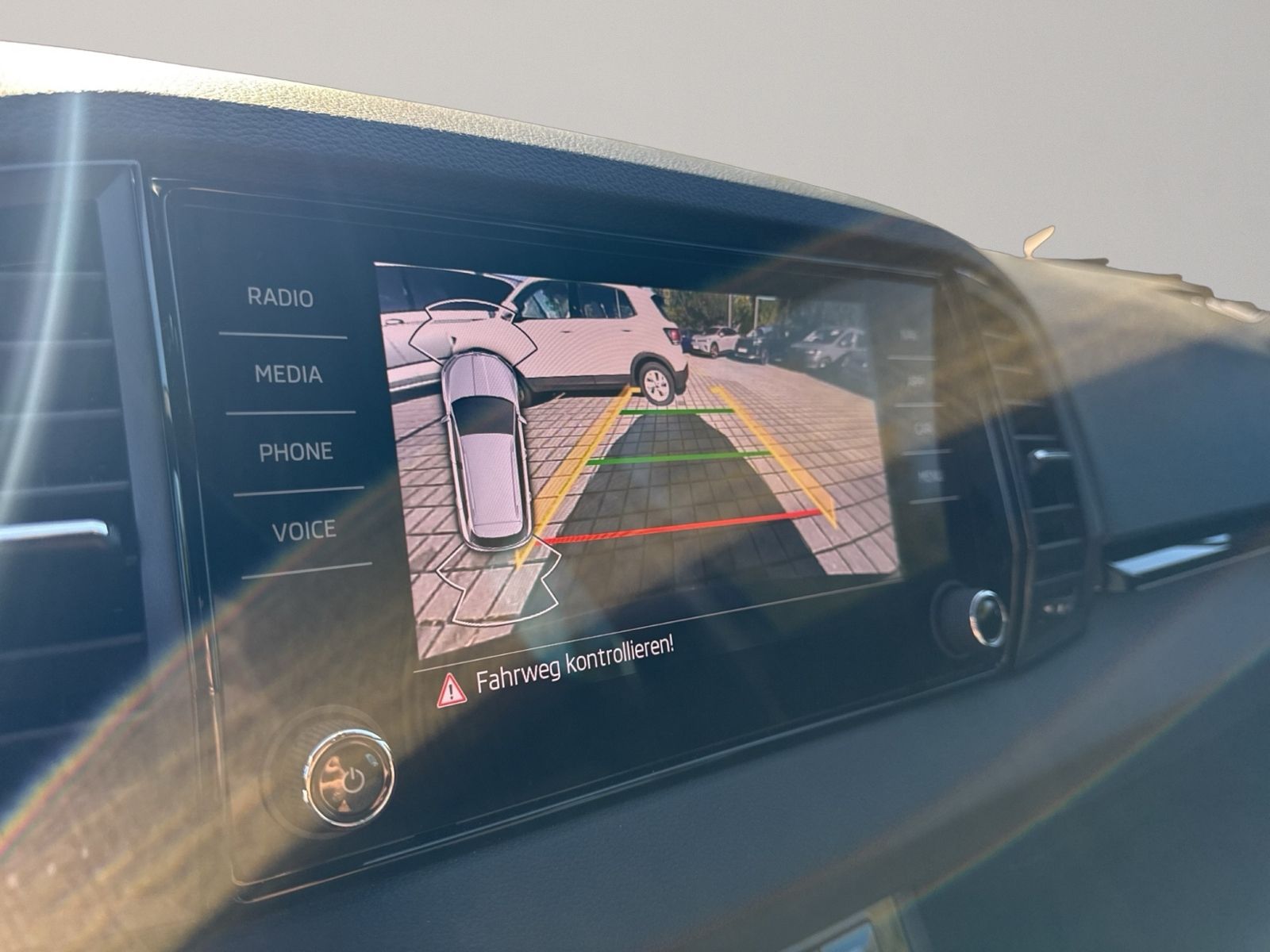 Karoq 1.5 TSI Sportline, AHK, Lane Assist, Amund