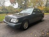 Mercedes-Benz W124 E250 Automatik - Mercedes-Benz E 250 aus 1993