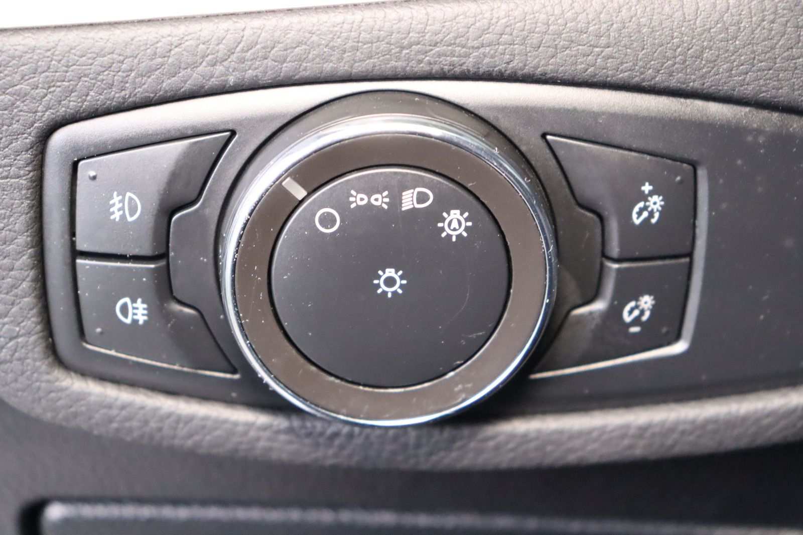 Fahrzeugabbildung Ford S-MAX * Navi * Bi-Xenon * PDC