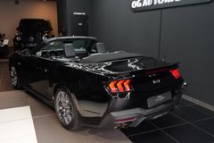 FORD Mustang Convertible 5.0 V8 GT*NEUWERTIG*B&O*CAM