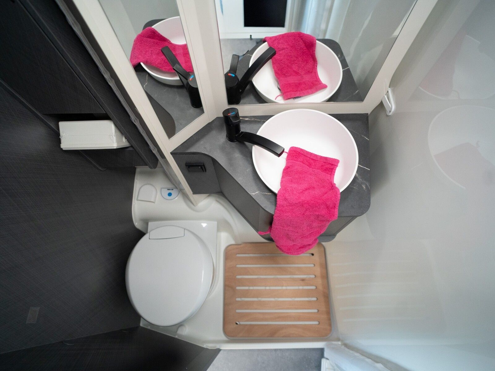 Fahrzeugabbildung Etrusco T-Modell Base 6.9 SBC Markise*Chassis+Komf-Paket