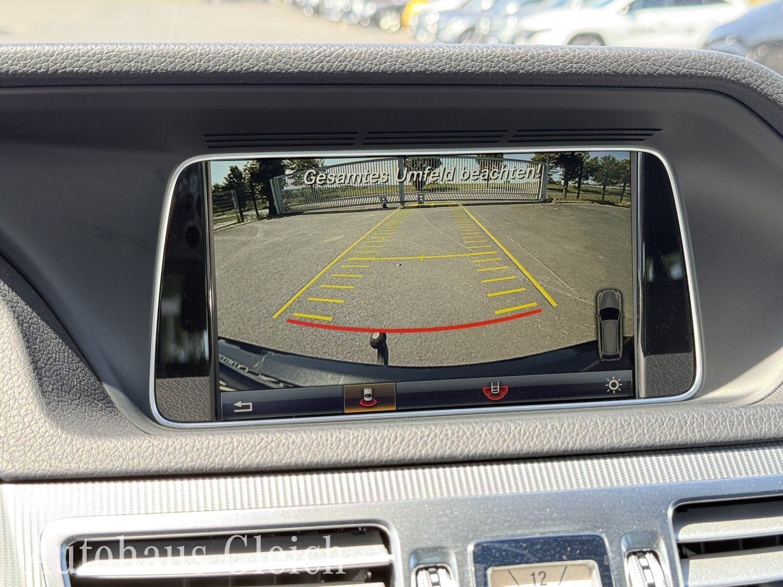 Fahrzeugabbildung Mercedes-Benz E 200 T Avantgarde Comand/AHK/RückfahrkamaraFIS