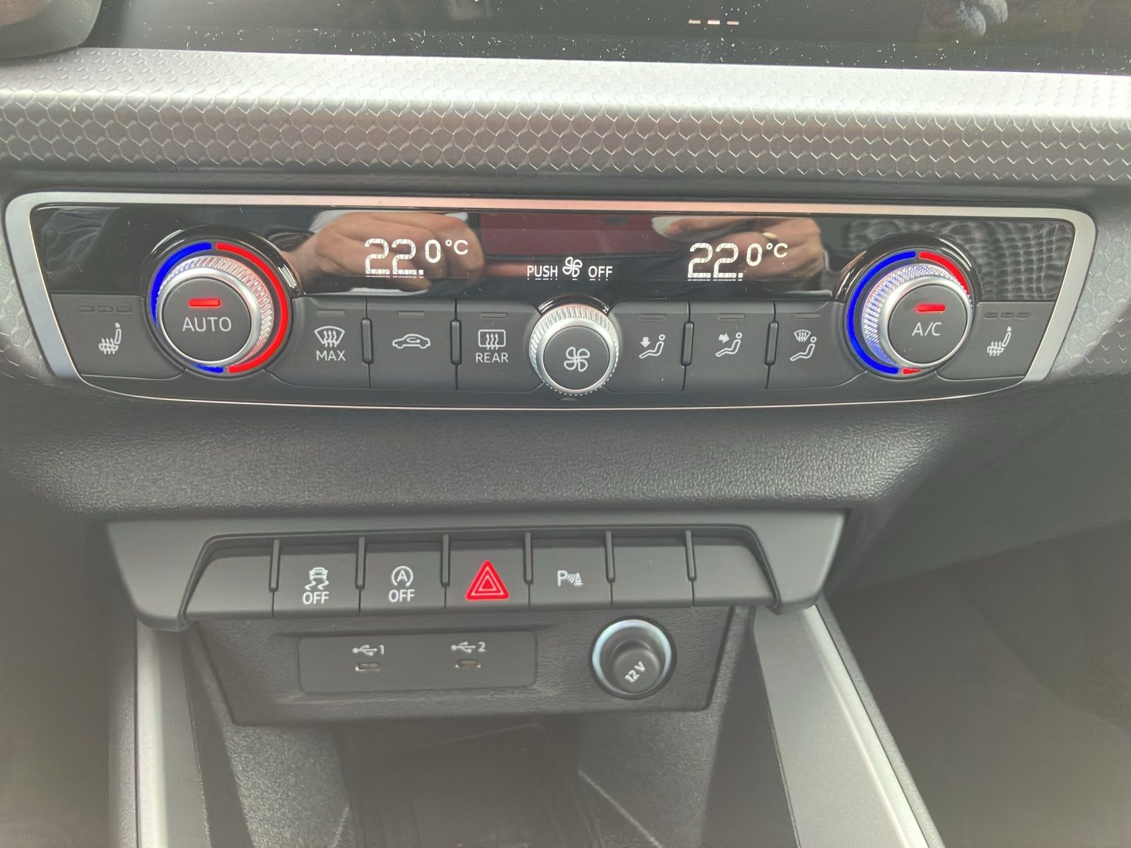 Fahrzeugabbildung Audi A1 Sportback 25 TFSI advanced LED Sportsitze GRA