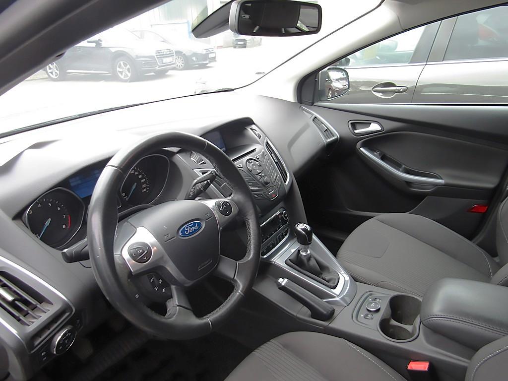 Ford Focus 2014 — photo 8