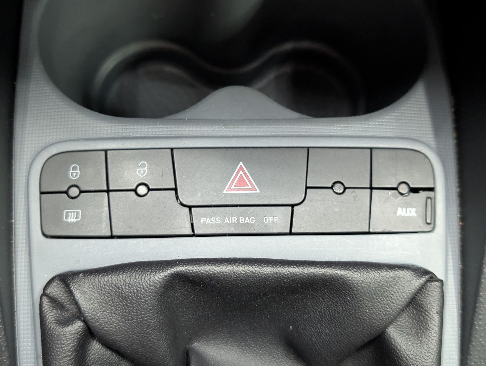 Fahrzeugabbildung SEAT Ibiza Reference Limo 1.4 EURO 5 TÜV KLIMA AUX
