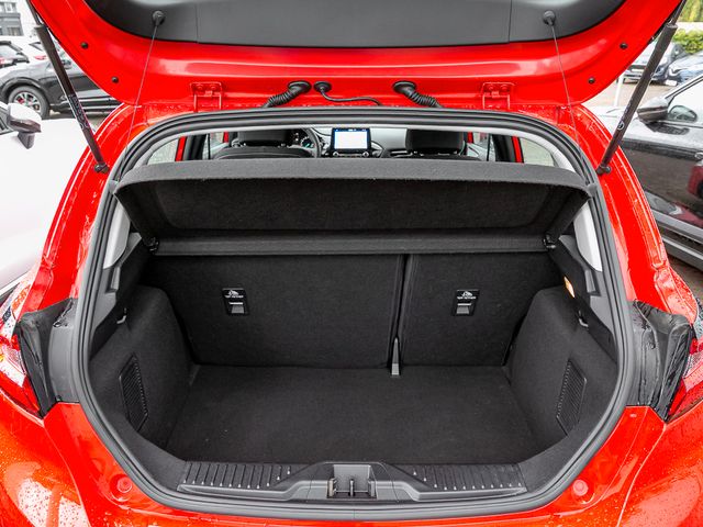 Ford Fiesta Titanium Abstandstempomat LED Sitzheizung