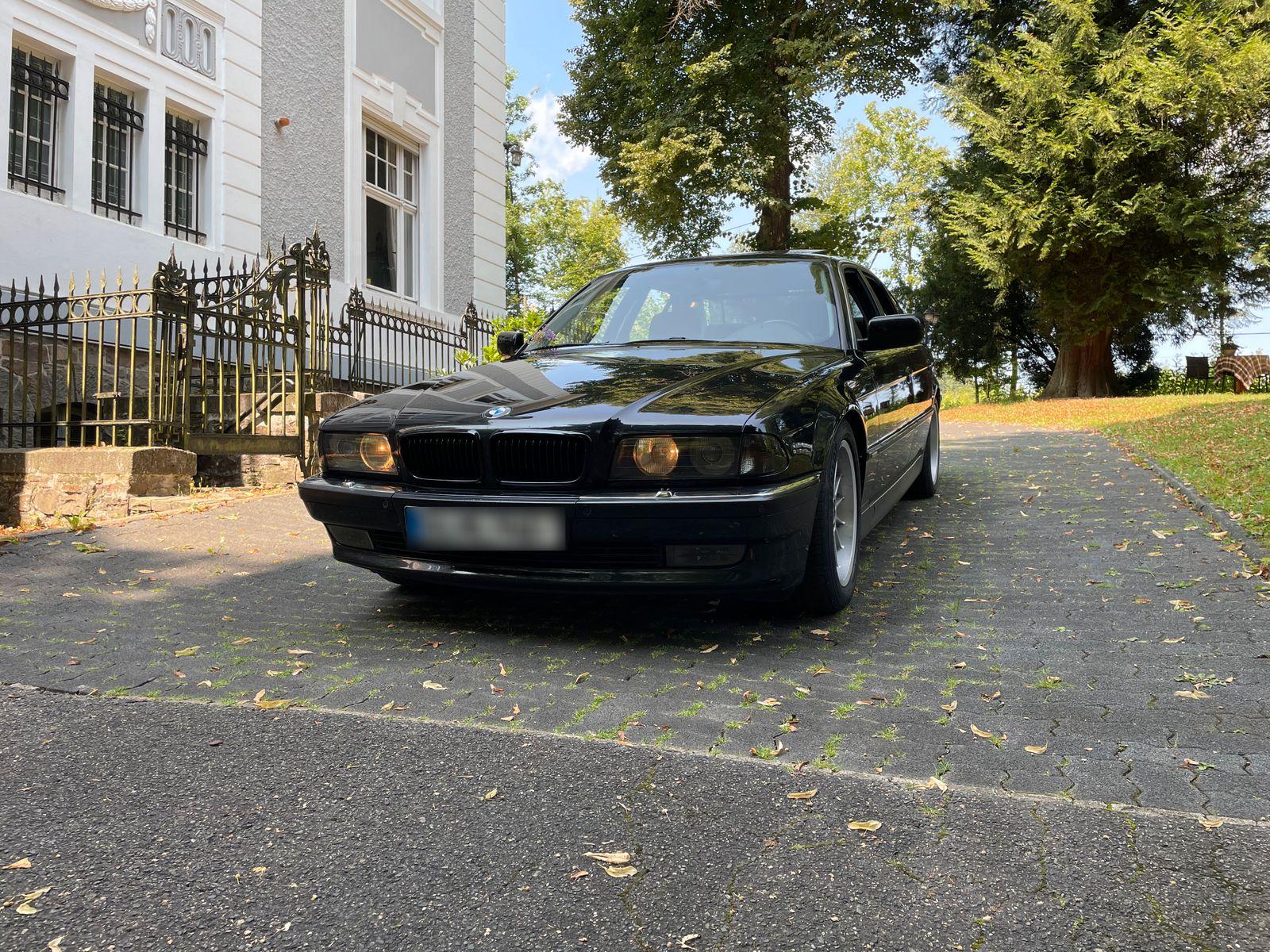 BMW 740