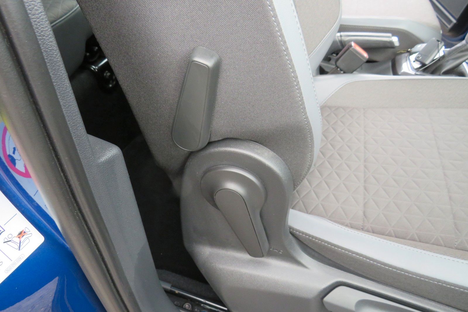 Fahrzeugabbildung Volkswagen T-Cross Highline DSG ACC NAVI AHK APP 1.HAND