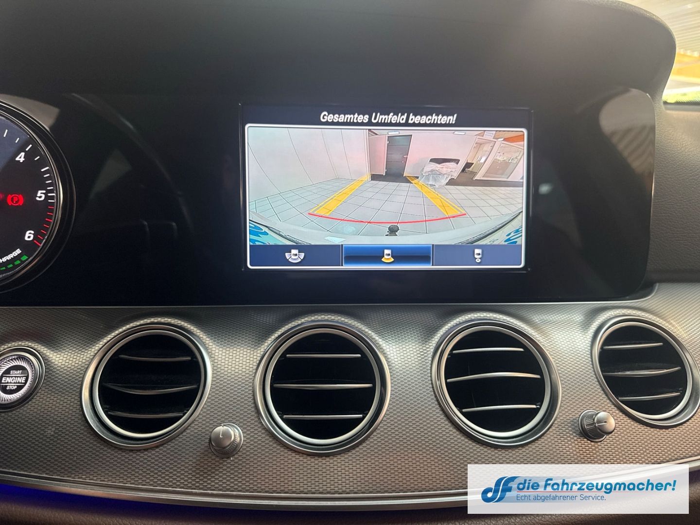 Fahrzeugabbildung Mercedes-Benz E 300 T-Modell de Niveau Navi Digitales Cockpit