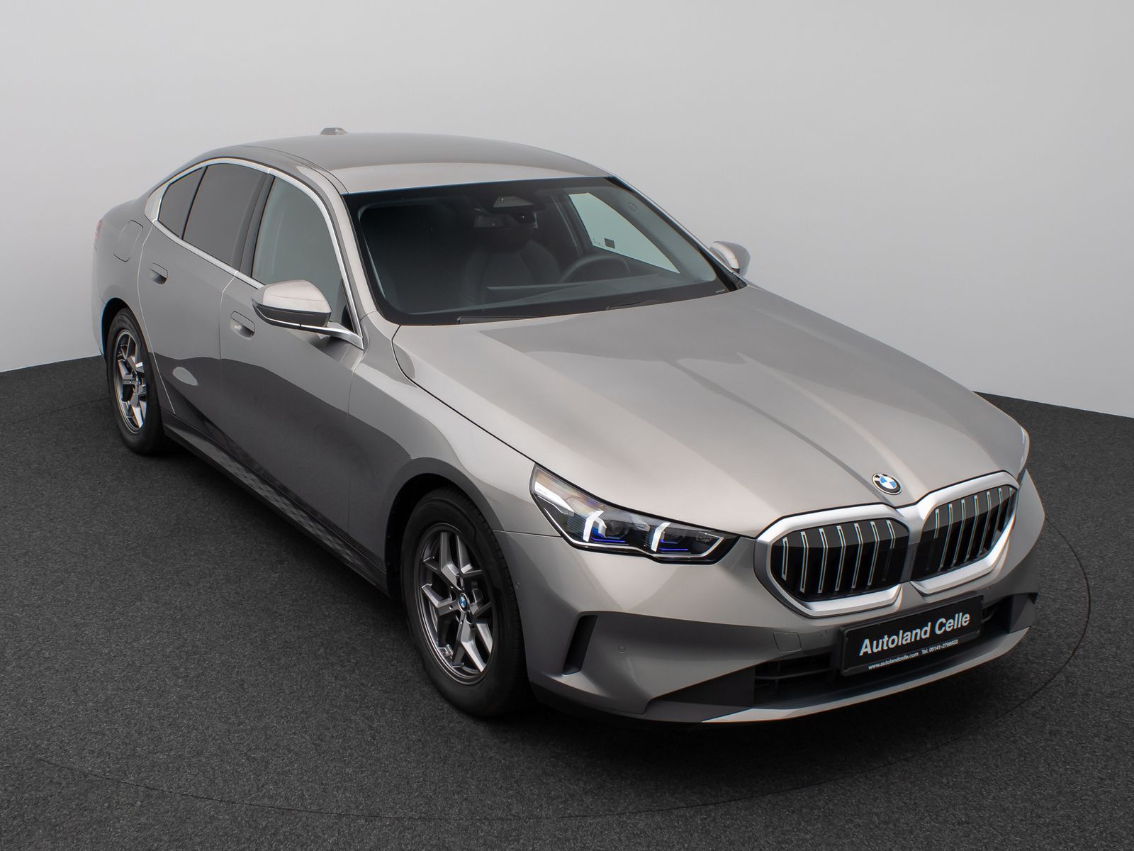 Fahrzeugabbildung BMW 520d Kamera DAB Leder Ad.LED Alarm Sport 18Zoll