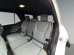 TOYOTA 4-Runner Trailhunter *On Stock*