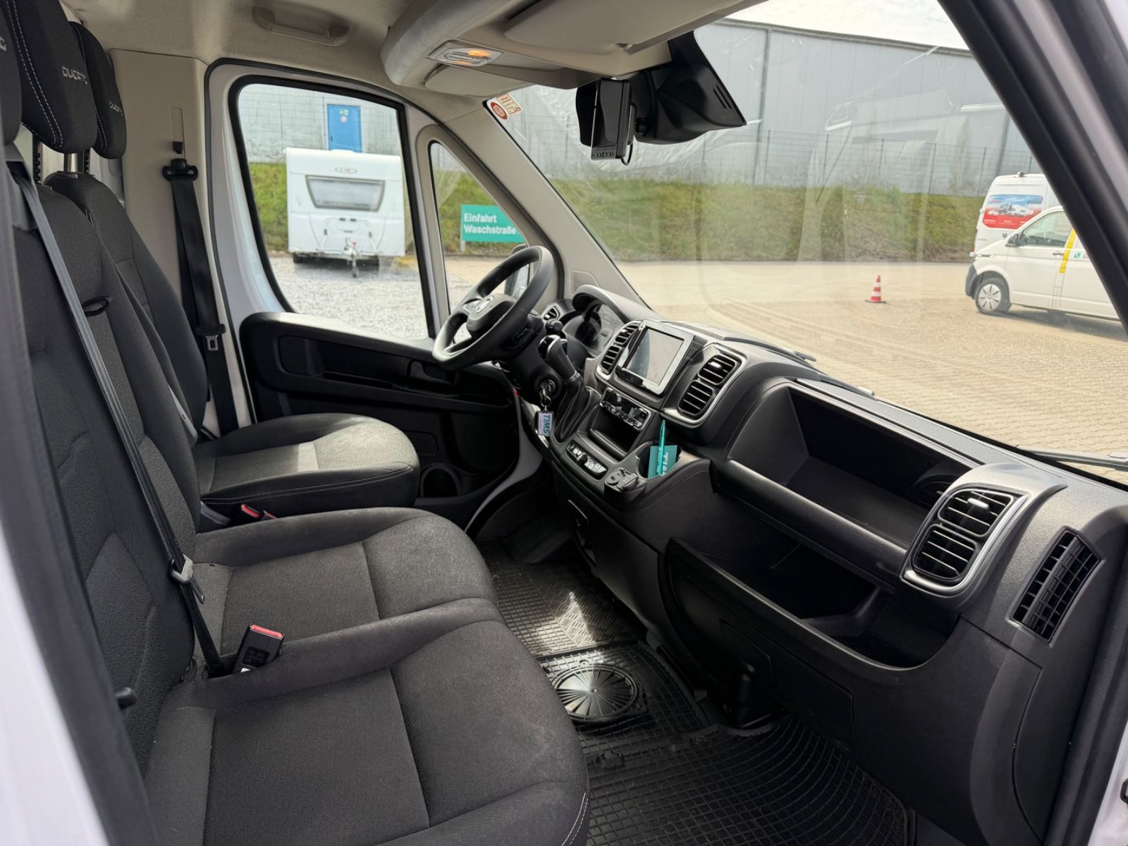 Fahrzeugabbildung Fiat Ducato KLB AHK RFK Klimaautomatik