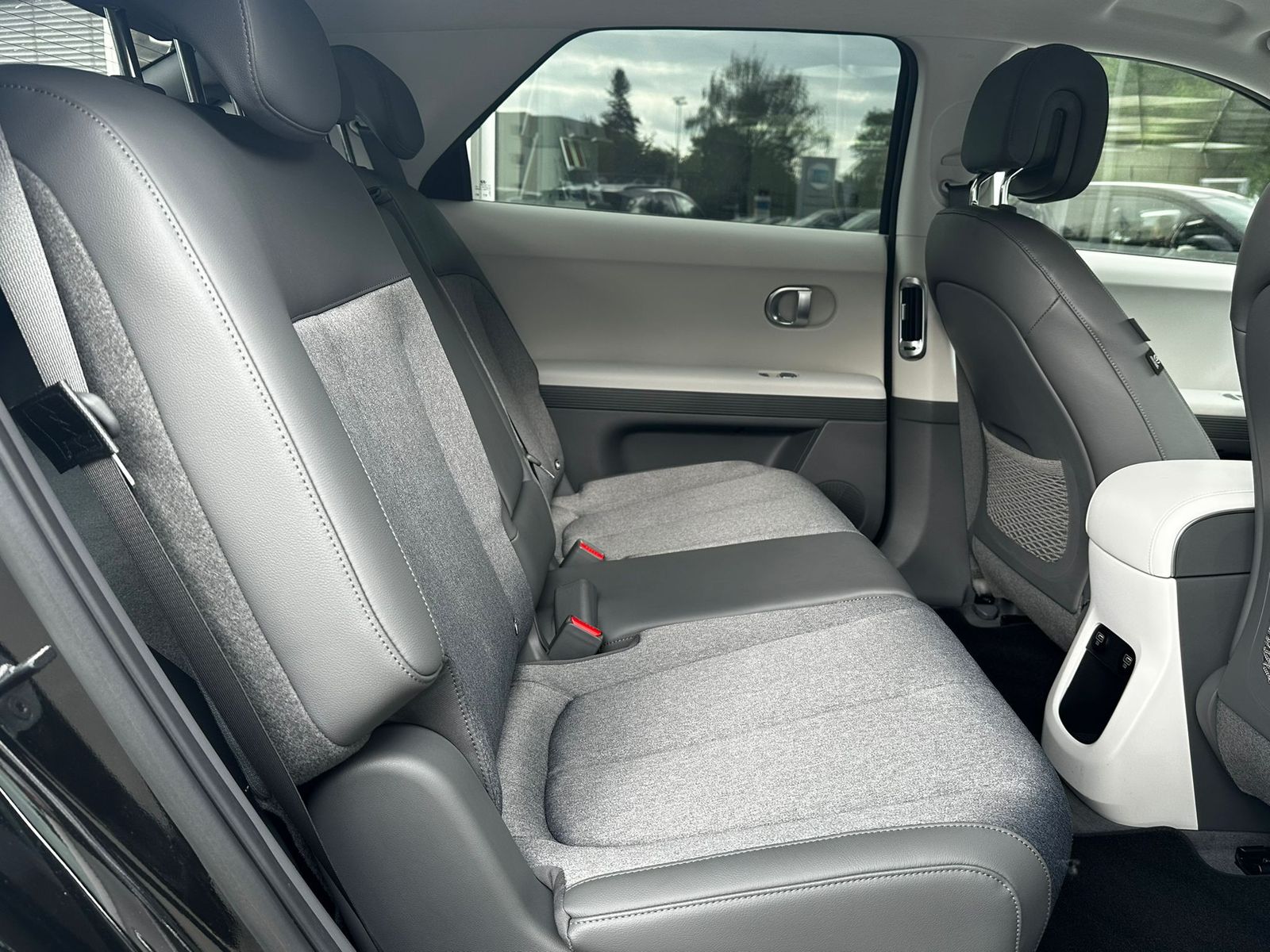 Fahrzeugabbildung Hyundai Ioniq 5 Techniq WERKSGAR NAVI+LED+SHZ+KAMERA+WP+