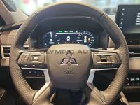 Mitsubishi Plug-In Hybrid Outlander Top  4WD LEDER STANDHZG - Image