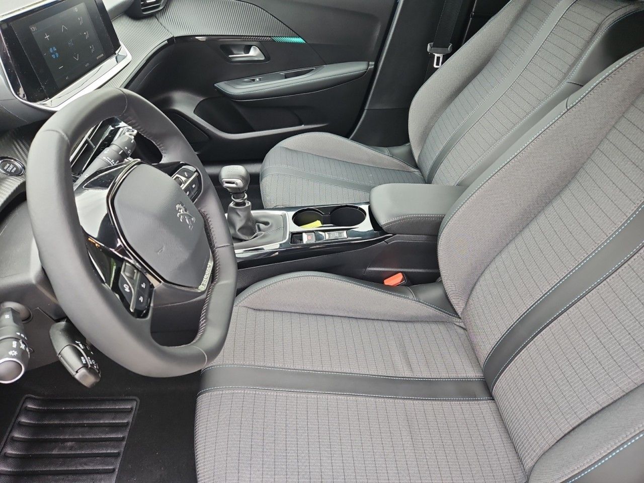 Fahrzeugabbildung Peugeot 208 Allure