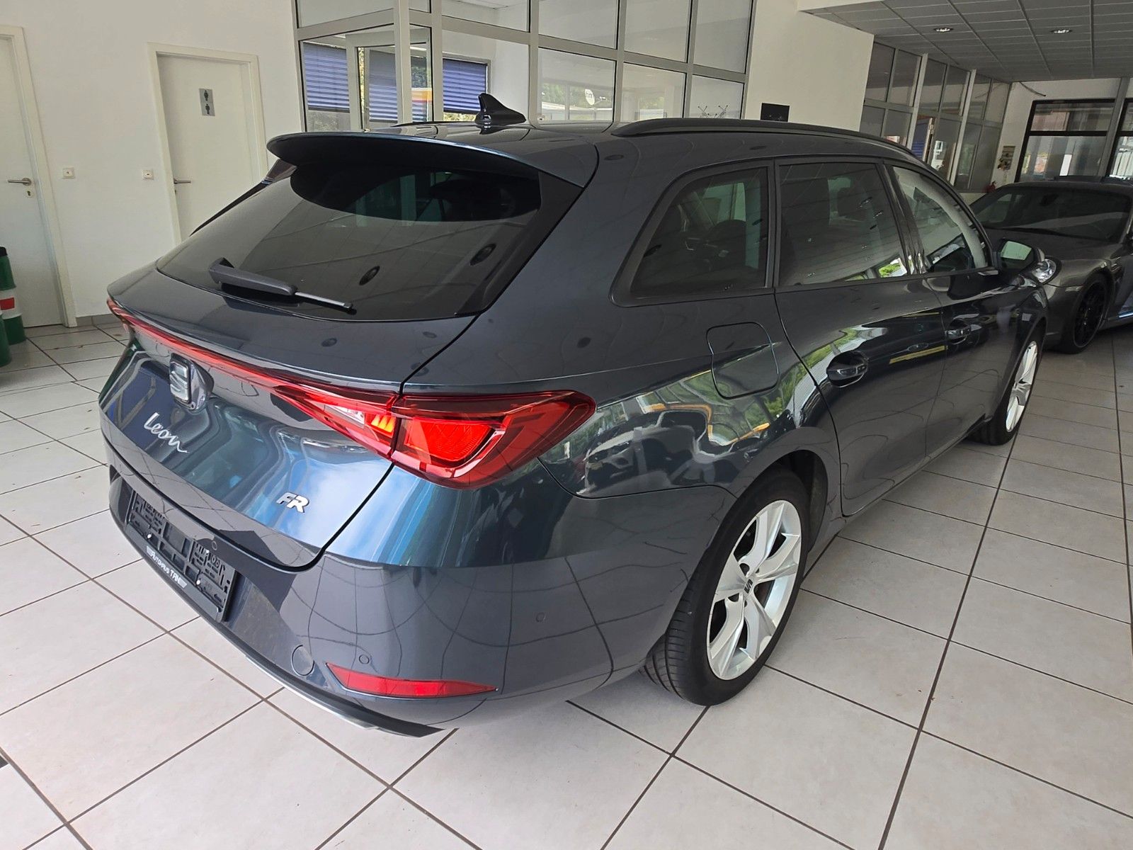 Fahrzeugabbildung SEAT Leon Sportstourer FR