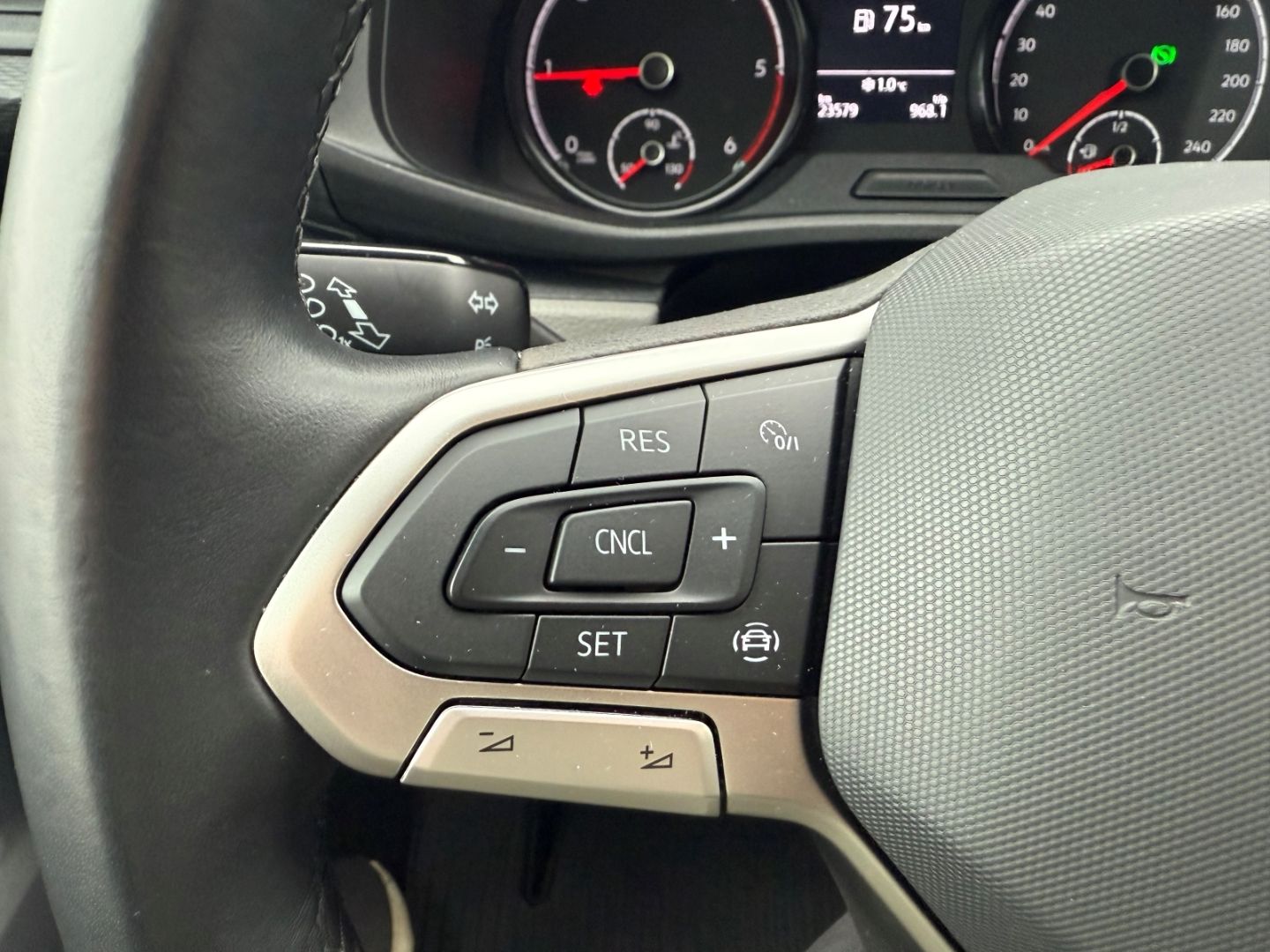 VW T6 Caravelle Comfortline Navi LED Musikstreaming - Image 14