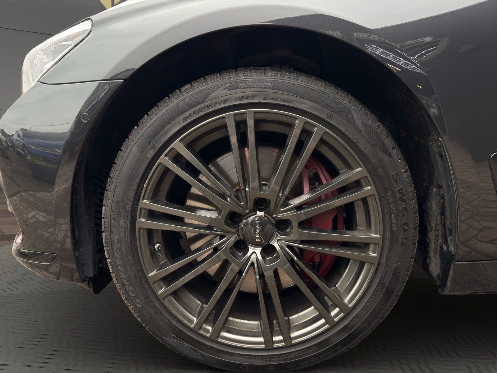 Fahrzeugabbildung BMW 750i xDrive*StHeiz*B&W*Head-Up*Schiebedach*Laser