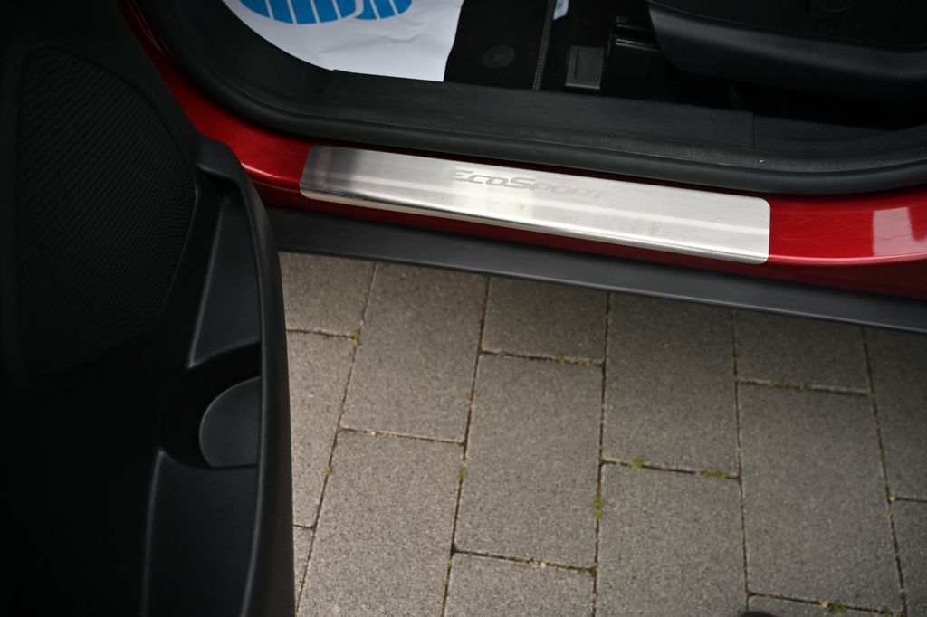 FORD EcoSport 1.0 EcoBoost Titanium Leder Navi FORD EcoSport 1.0 EcoBoost Titanium Leder Navi