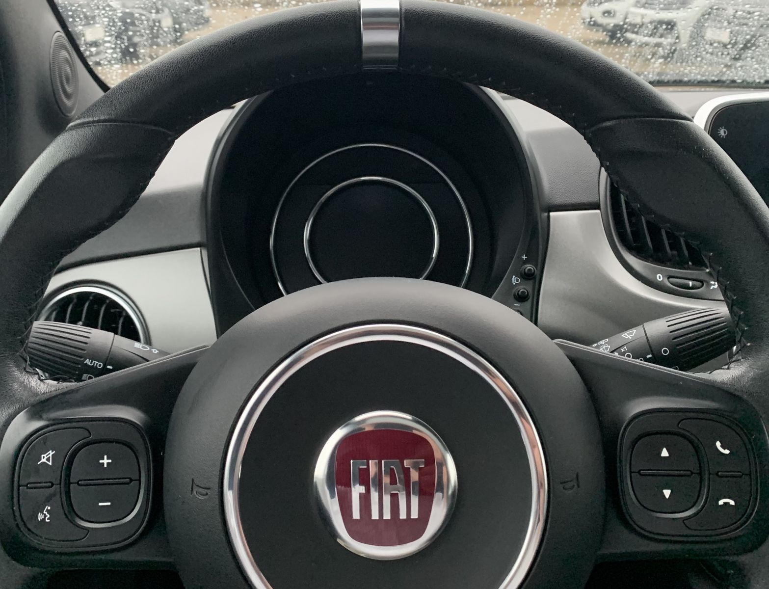 Fahrzeugabbildung Fiat 500 1.0 Sport*Carplay*Xenon*Temp*Klima*Navi*