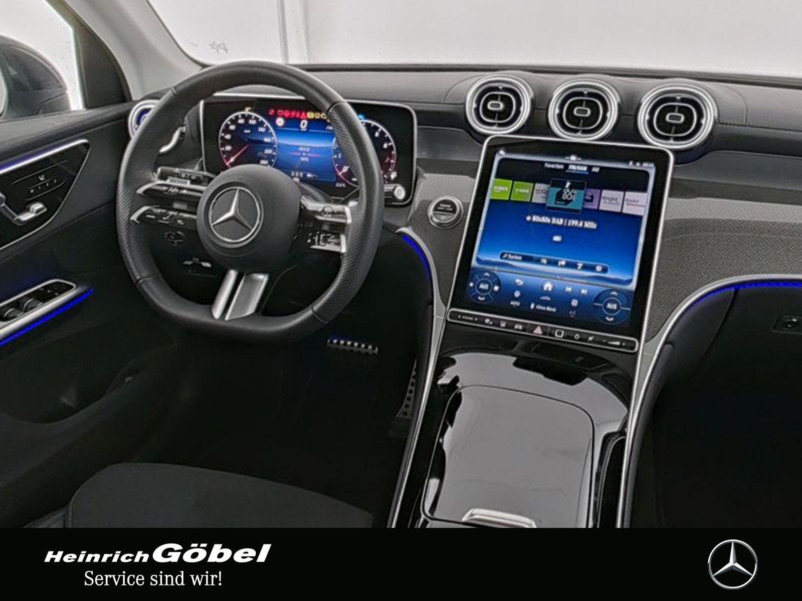 Fahrzeugabbildung Mercedes-Benz GLC 300 4M AMG+AHK+PANO+STANDHZ+DISTRONIC+NIGHT