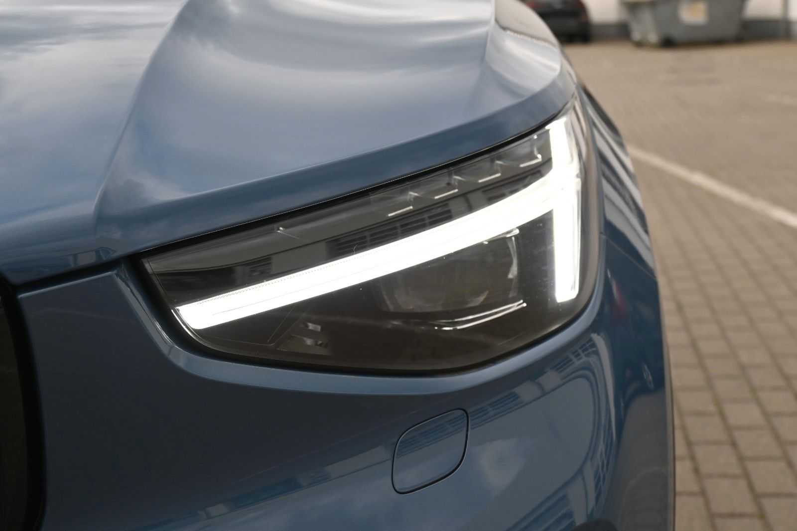 Fahrzeugabbildung Volvo XC40 B3 DSG Plus Dark*360°*ACC*AHK*Allwetter