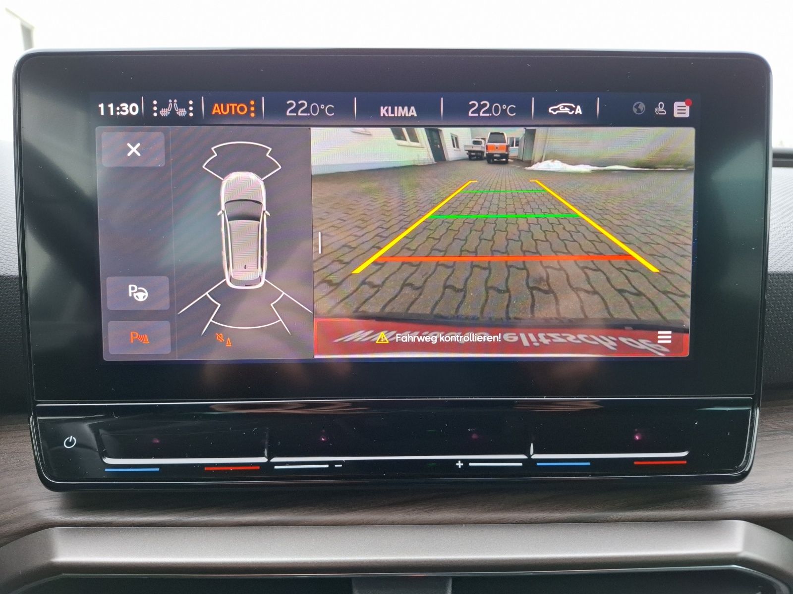 Fahrzeugabbildung SEAT Leon ST eTSI Xcellence DSG LED Navi AHK VC ACC R