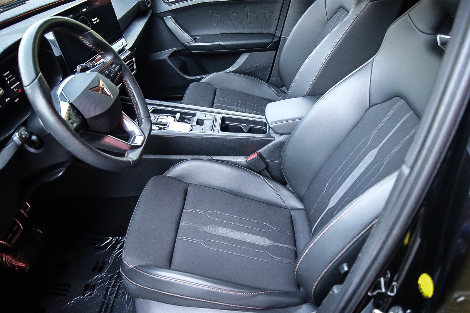 Fahrzeugabbildung CUPRA Leon Sportstourer e Hybrid DSG XL-VISION 1.HAND