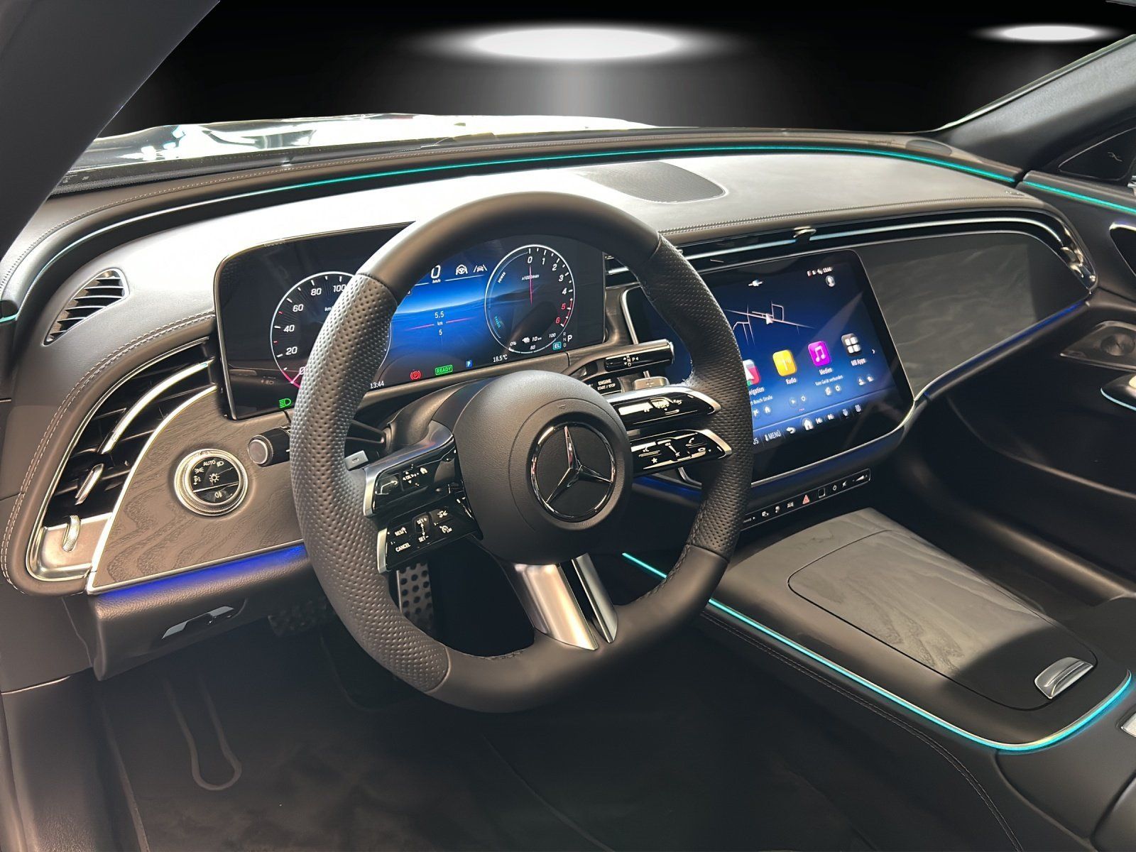 Fahrzeugabbildung Mercedes-Benz E 300 de T AMG 360° BURMESTER DigLight AHK 20"