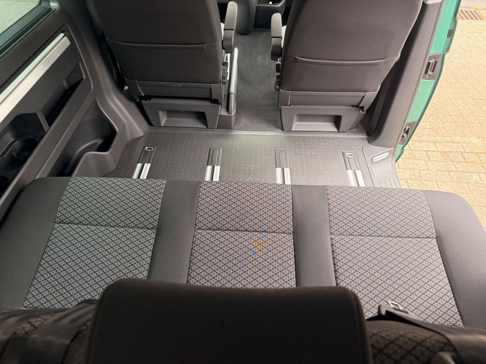 Volkswagen T6.1 Multivan 2,0 TDI FWD Family SZH Kamera AHK foto 12