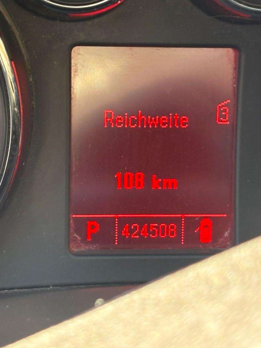 Opel Insignia 2010 — photo 15