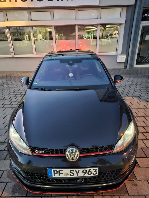 Image of Volkswagen Golf