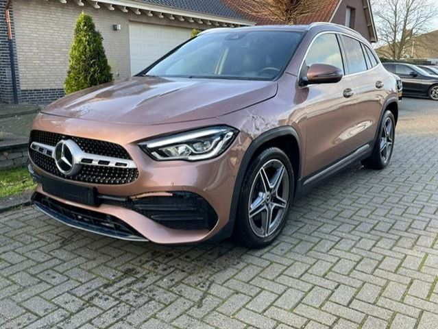 Mercedes-Benz GLA 200 AMG LINE NAVI kamera LED