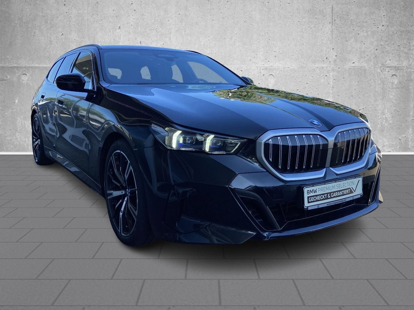BMW 540 d xDrive Touring M Sport HUD StandHZG AHK Na foto 4