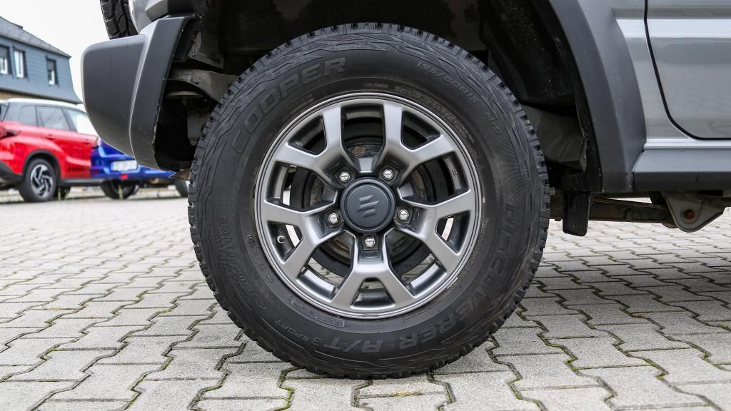 Autohaus Zimpel - Suzuki JIMNY 1,5 Comfort+ Allgrip+Navi+ 4Sitze-AHZV - Bild 5 Autohaus Zimpel - Suzuki JIMNY 1,5 Comfort+ Allgrip+Navi+ 4Sitze-AHZV - Bild 5