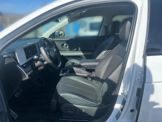 Fahrzeugabbildung Hyundai IONIQ 5 Uniq Elektro 4WD HUD El. Fondsitzverst.