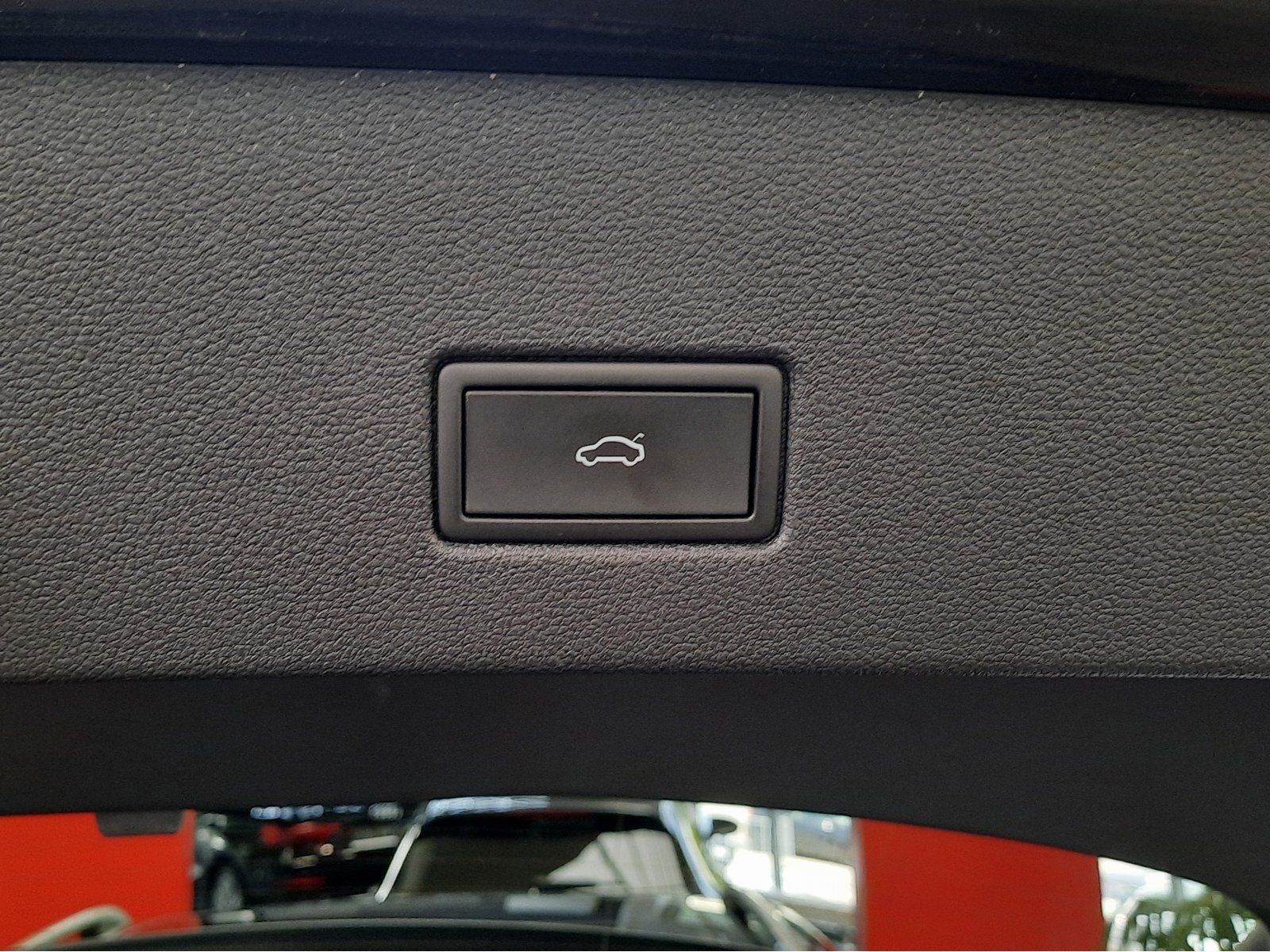 Fahrzeugabbildung Volkswagen T-Roc Sport TSI *Panodach*Navi*Cam*LED*ACC*App*