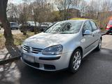 Volkswagen VW GOLF 5 BENZINER 2 Vorbesitzer - Volkswagen Golf aus 2004: Golf5