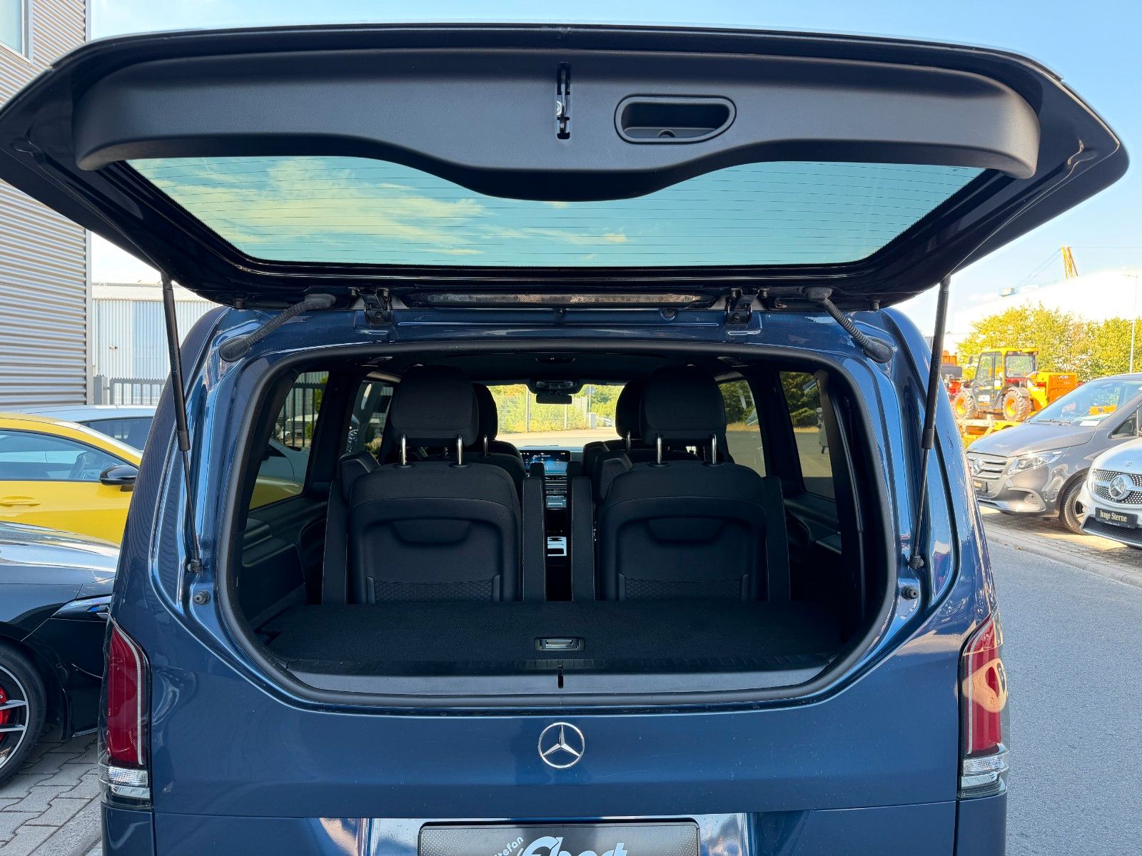 Fahrzeugabbildung Mercedes-Benz V 250 d STYLE Tisch AHK2,5 DISTRONIC Stdh AIRMAT