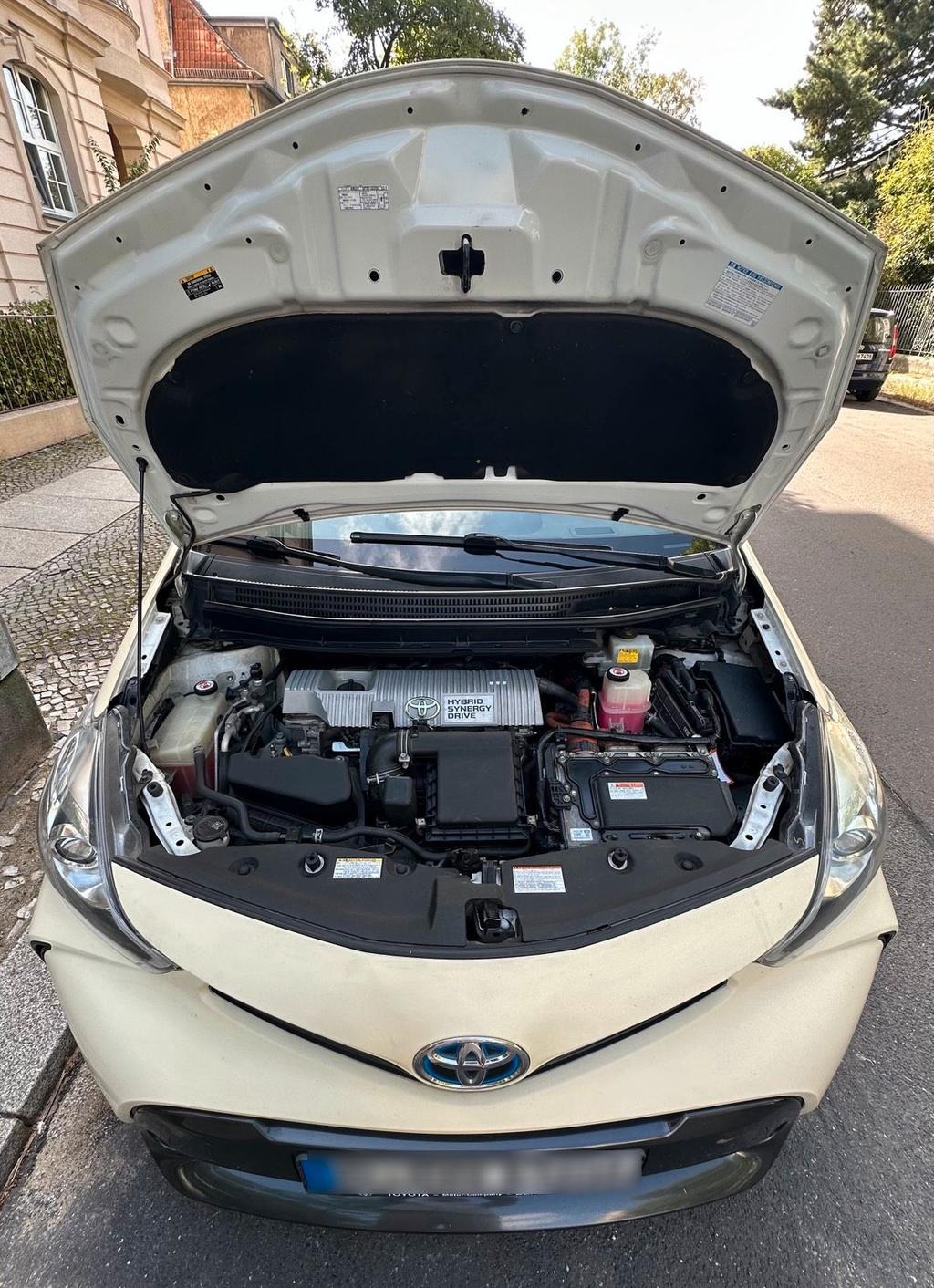 Toyota Prius +