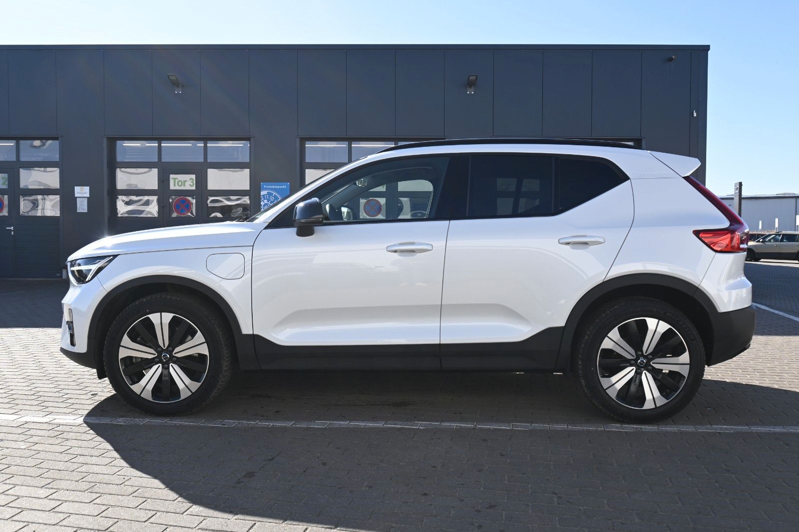 Fahrzeugabbildung Volvo XC40 T5  Plus Dark RC Plug-In Hyb. 2WD