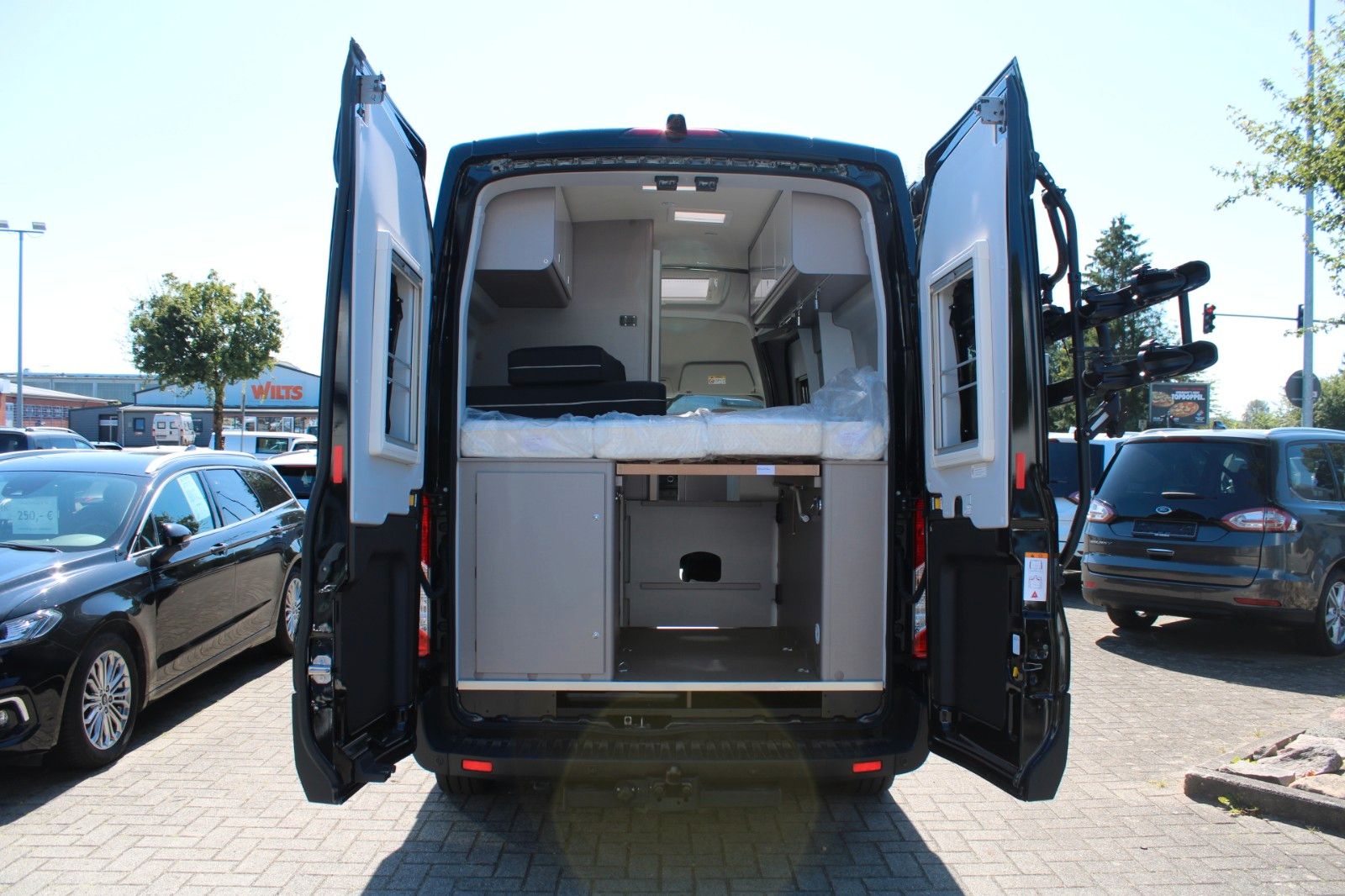 Fahrzeugabbildung Bürstner Ford SIGNEO Automatik + AHK SOFORT LIEFERBAR