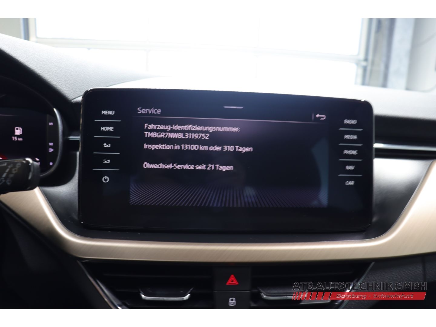 Fahrzeugabbildung SKODA Kamiq 1.0l TSI Style AHK-klappbar Navi  LED