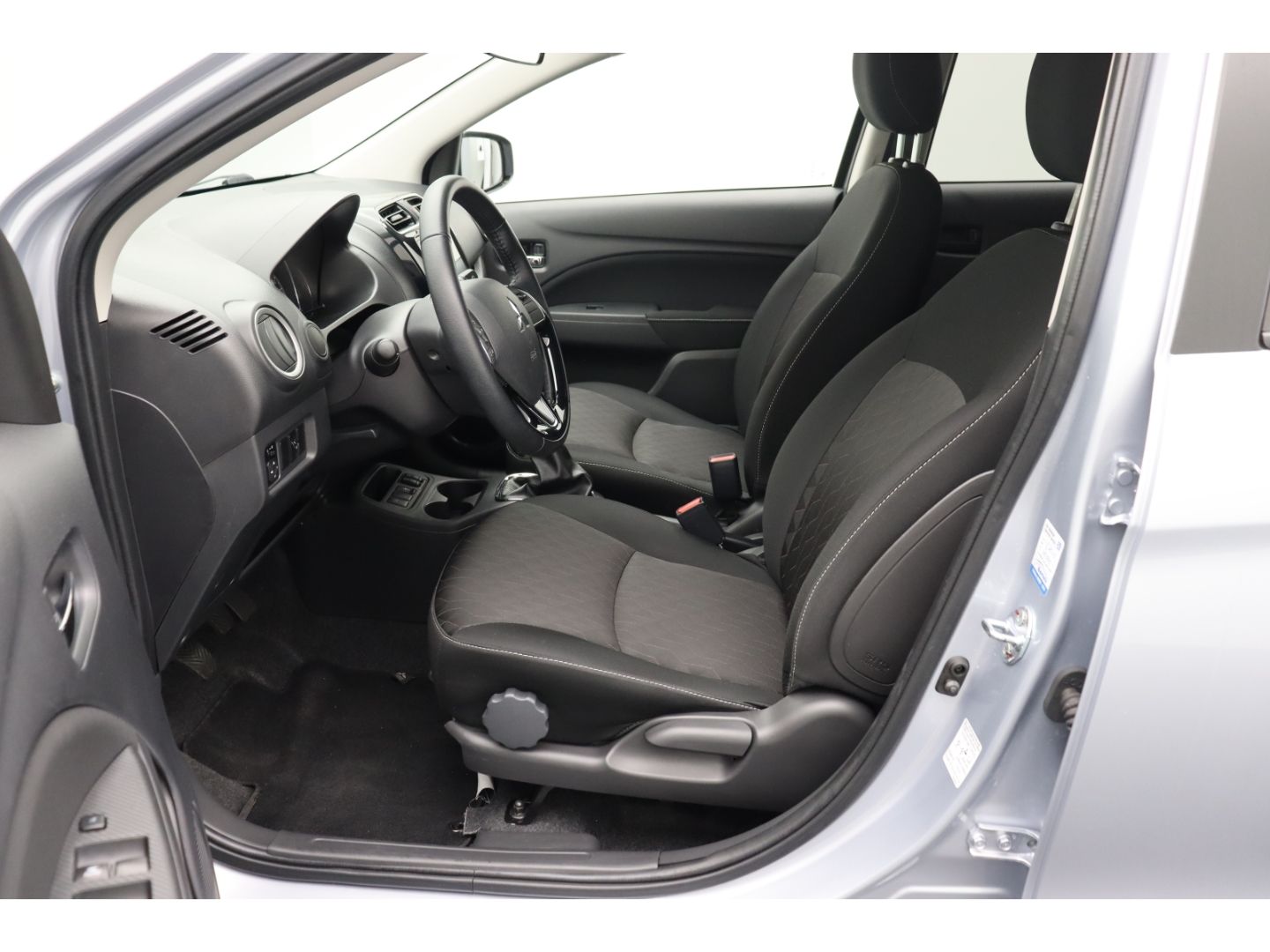 Fahrzeugabbildung Mitsubishi Space Star 1.2 Select+ Kamera  DAB
