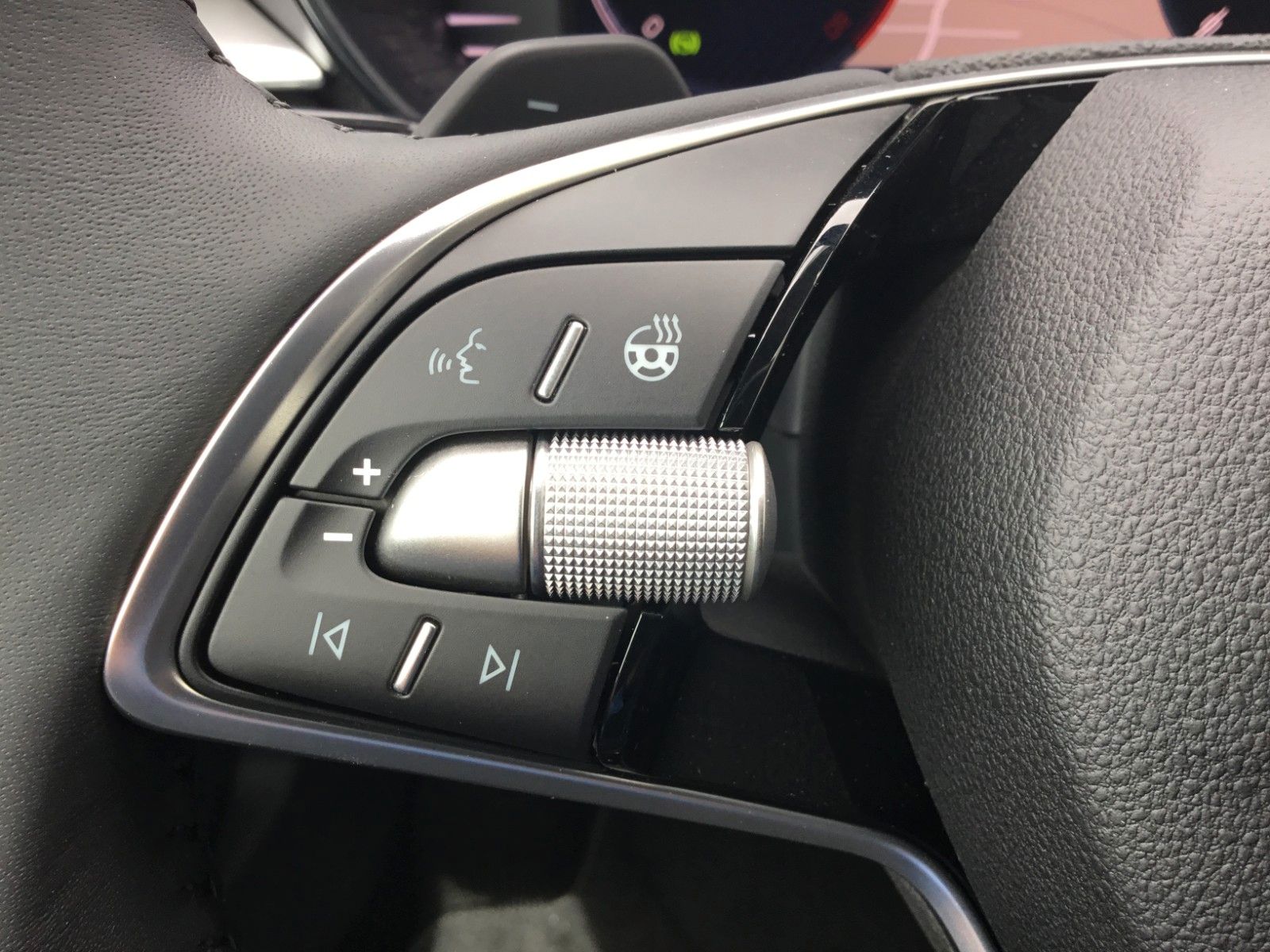 Fahrzeugabbildung SKODA Fabia 1.5l TSI DSG Selection+Navi+ACC+Kamera+16"