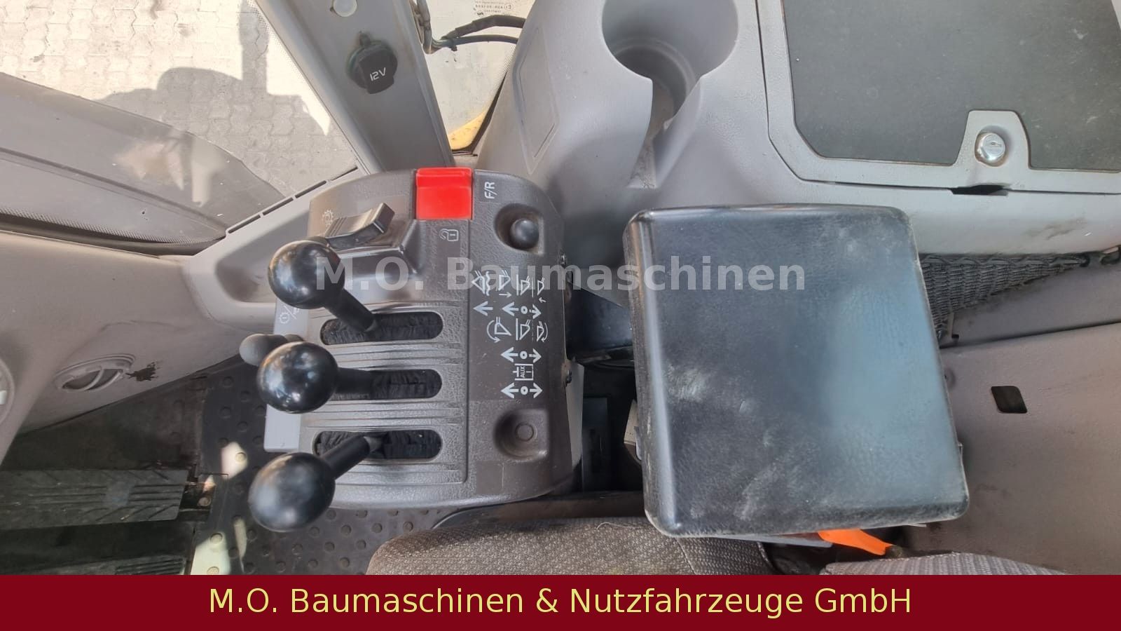 Fahrzeugabbildung Volvo L 90 H / ZSA / AC / SW / Hochkippschaufel/