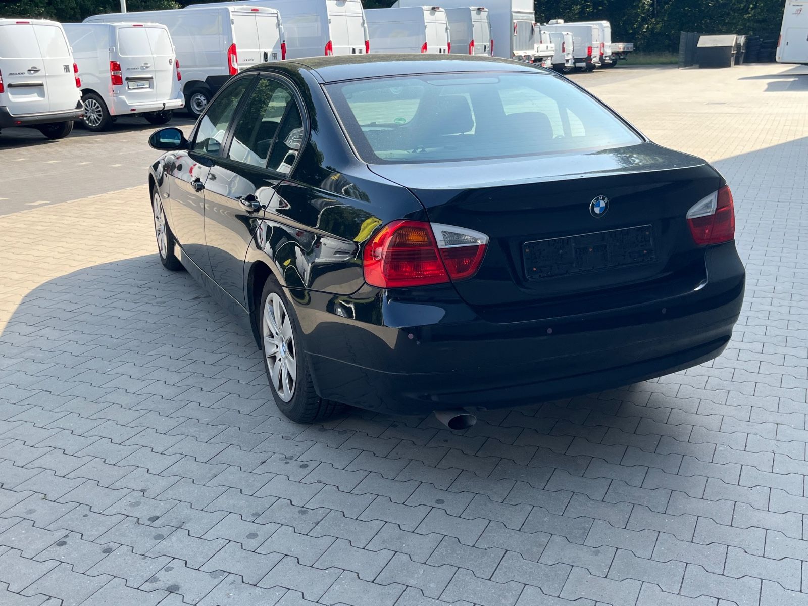 Fahrzeugabbildung BMW 318 2.0 Baureihe 3 Lim. 318d